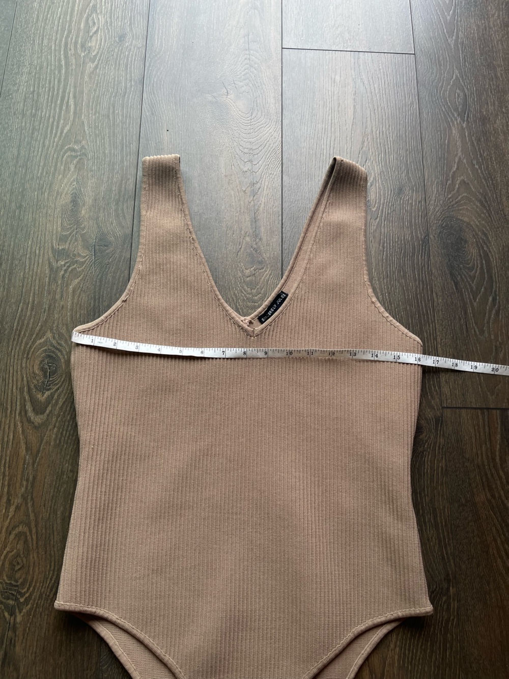NWOT Sincerely Jules V-Neck Bodysuit - Picture 4 of 8